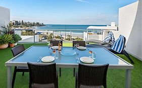 Kings Beach Top Floor Unit With Private Rooftop